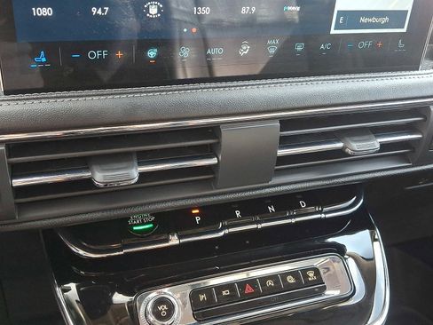 Used 2023 Lincoln Corsair Reserve w/ Equipment Group 201A image 17