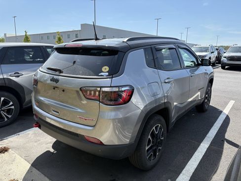 Used 2021 Jeep Compass Trailhawk AWD/4WD image 6