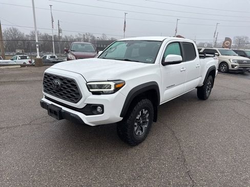 Used 2022 Toyota Tacoma TRD Off-Road image 3