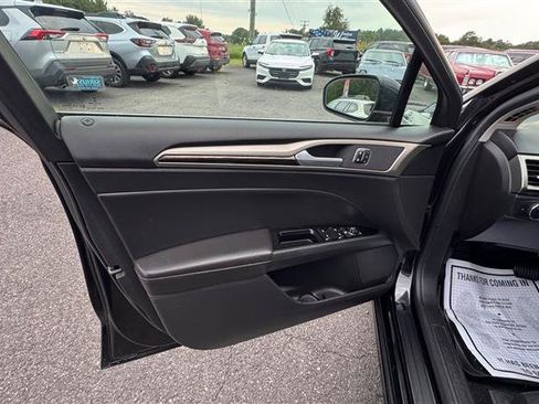 Used 2013 Ford Fusion SE FWD image 31