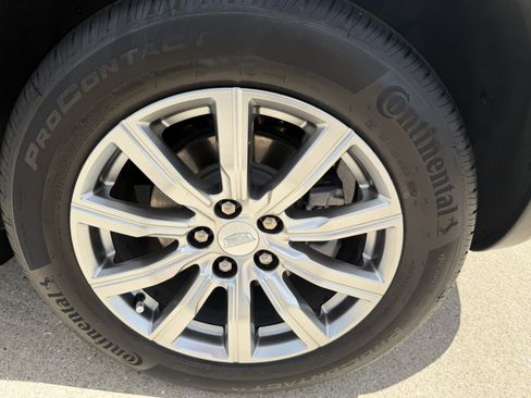 Certified 2023 Cadillac XT4 Premium Luxury FWD image 29