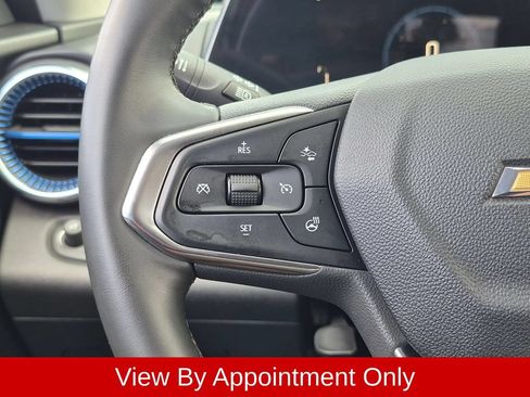 Used 2025 Chevrolet Trax LT w/ LT Convenience Package FWD image 14