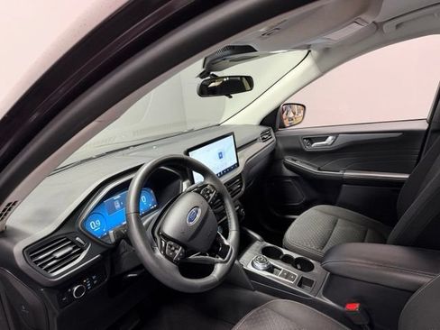 Used 2023 Ford Escape Active w/ Tech Pack #2 AWD/4WD image 17