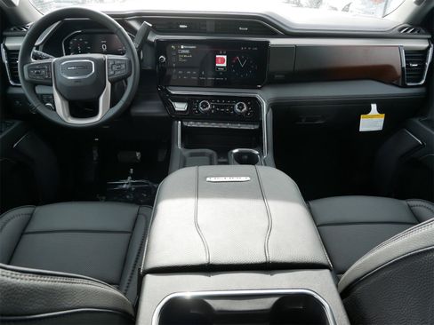 New 2026 GMC Sierra 2500 Denali w/ Denali Reserve Package image 7