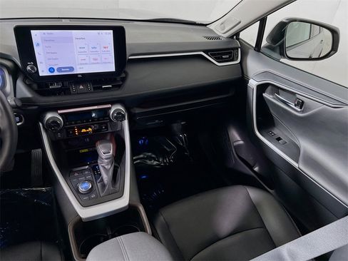 Used 2024 Toyota RAV4 Limited image 20