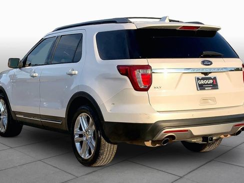 Used 2017 Ford Explorer XLT w/ Equipment Group 202A FWD image 12