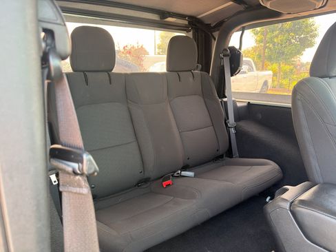 Used 2023 Jeep Wrangler Sport AWD/4WD image 15