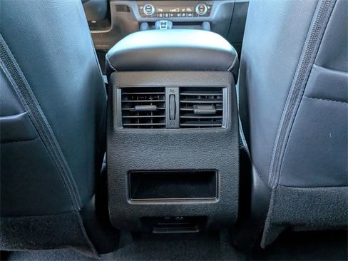 Used 2022 Mitsubishi Outlander SE image 17