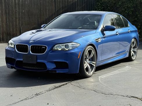 Used 2014 BMW M5 image 2
