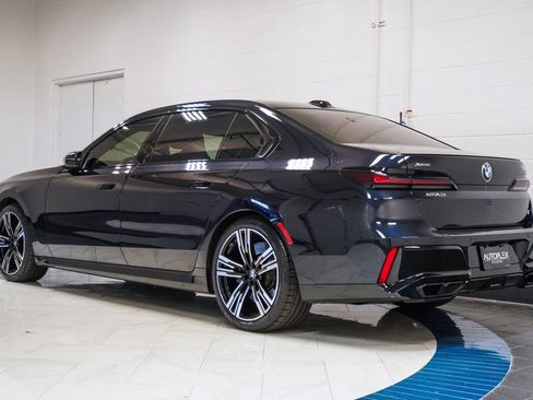 Used 2023 BMW 760i xDrive w/ Luxury Rear Seating Package image 36