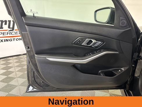 Used 2025 BMW 330i Sedan image 9