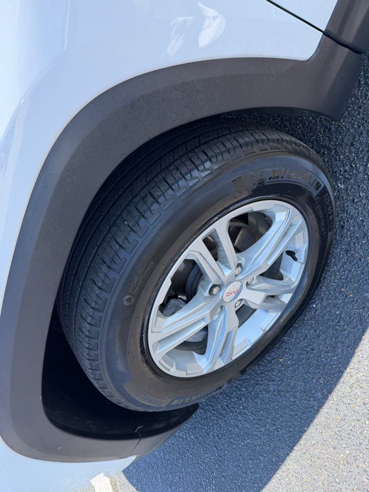 Used 2023 GMC Terrain SLE FWD image 11