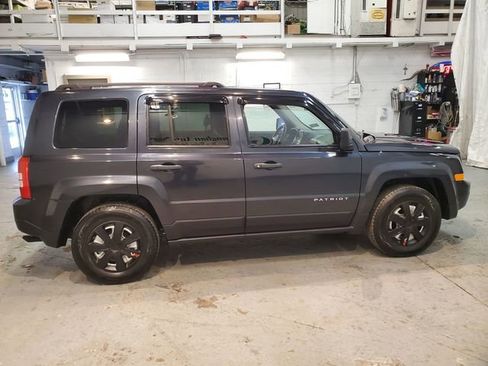 Used 2014 Jeep Patriot Sport image 7