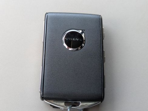 New 2026 Volvo XC60 T8 Plus w/ Protection Package Premier image 30