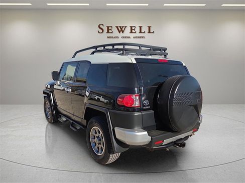Used 2011 Toyota FJ Cruiser 4WD image 3