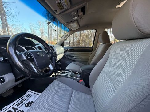 Used 2012 Toyota Tacoma PreRunner w/ SR5 Pkg image 13