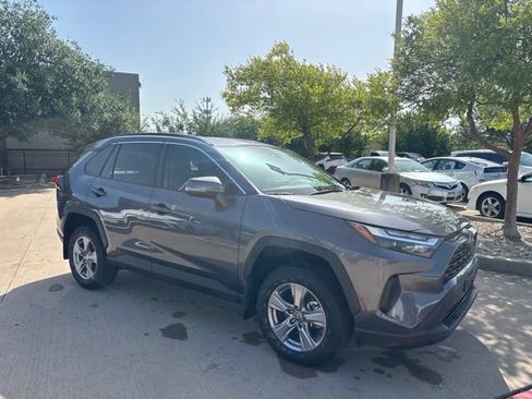 Used 2024 Toyota RAV4 XLE w/ Convenience Package FWD image 3