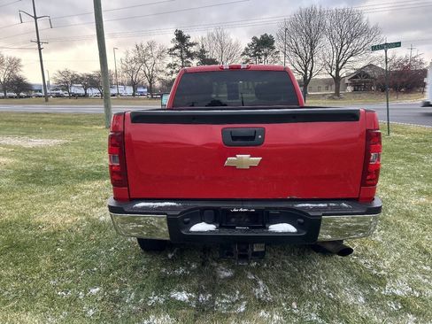 Used 2011 Chevrolet Silverado 2500 LT w/ Interior Plus Package RWD image 27