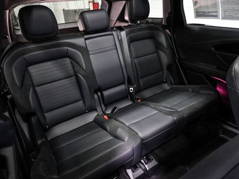 Used 2025 Lincoln Nautilus Reserve w/ Jet Appearance Package image 24