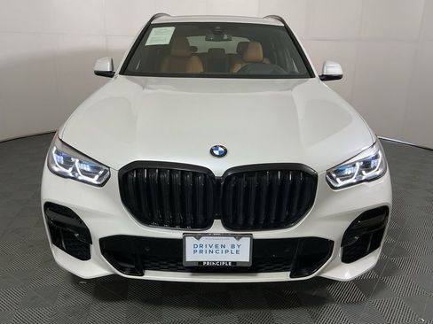 Certified 2022 BMW X5 xDrive40i w/ M Sport Package image 3