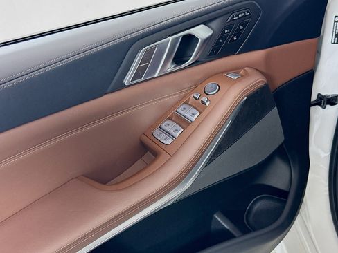 Used 2021 BMW X7 M50i image 20