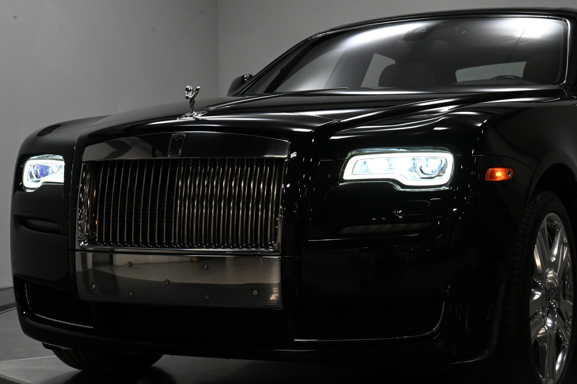Used 2015 Rolls-Royce Ghost RWD image 49