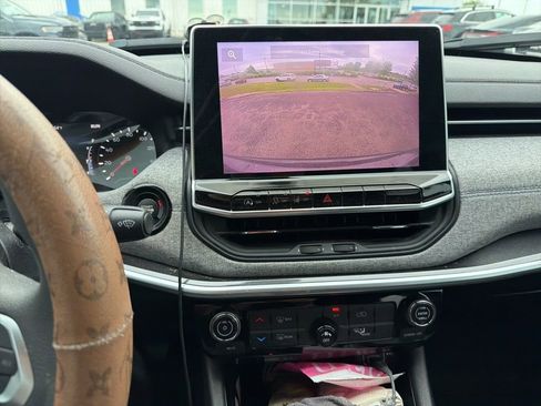 Used 2024 Jeep Compass Sport AWD/4WD image 9