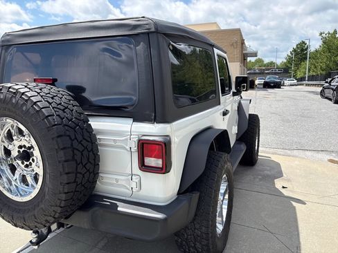 Used 2021 Jeep Wrangler Sport AWD/4WD image 3