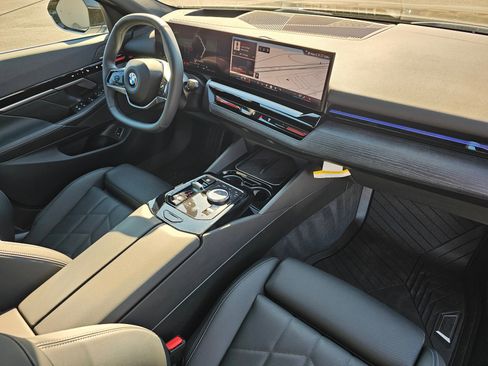 Certified 2025 BMW 530i xDrive 530i xDrive w/ Premium Package image 16