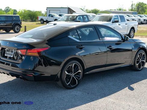 Used 2024 Nissan Altima 2.5 SR w/ SR Premium Package image 6