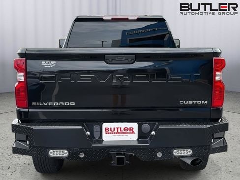 Used 2023 Chevrolet Silverado 2500 Custom w/ Gooseneck/5TH Wheel Package AWD/4WD image 5