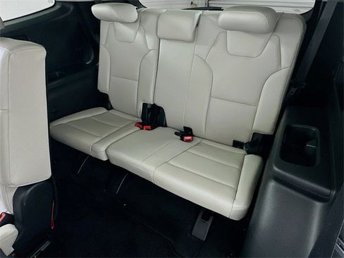 Used 2024 Kia Telluride EX image 12