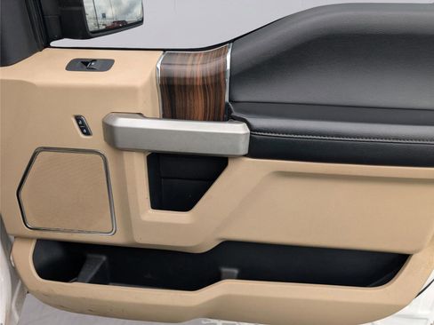 Used 2015 Ford F150 Lariat image 39