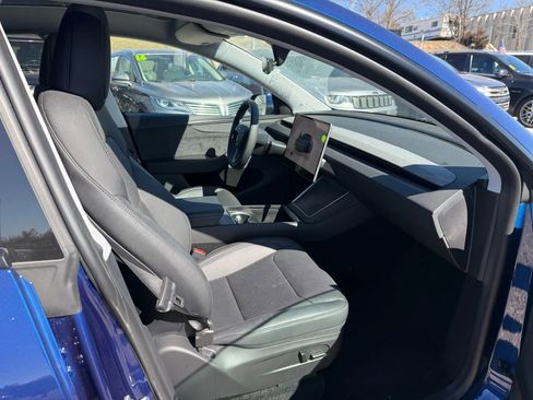 Used 2026 Tesla Model Y Long Range image 4
