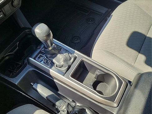 Used 2021 Toyota Tacoma SR5 AWD/4WD image 26