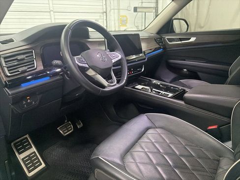 Used 2024 Volkswagen Atlas SEL Premium R-Line AWD/4WD image 12