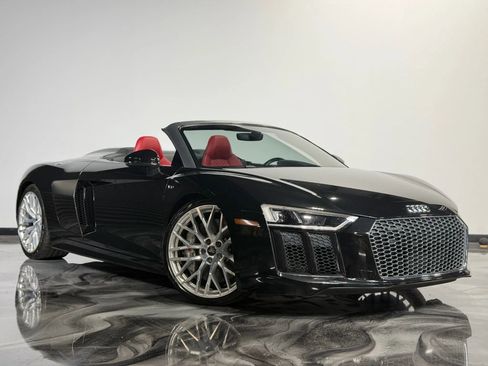 Used 2017 Audi R8 V10 w/ Ceramic Brake Package AWD/4WD image 14