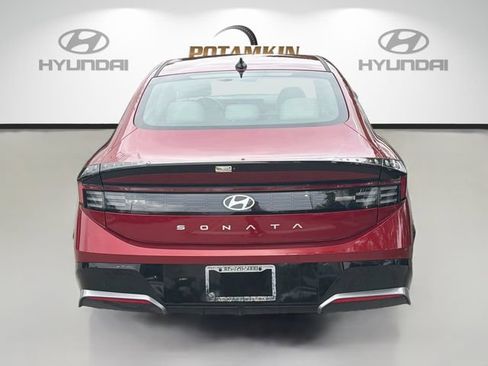 Certified 2026 Hyundai Sonata SEL FWD image 6