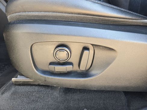 Used 2015 Land Rover Discovery Sport HSE image 17