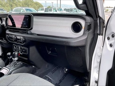 Used 2024 Jeep Wrangler Unlimited w/ Technology Group AWD/4WD image 16