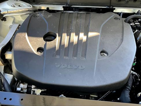 Used 2023 Volvo XC60 B5 Plus w/ Climate Package image 32