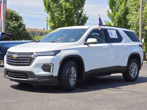 Used 2023 Chevrolet Traverse LT FWD image 21
