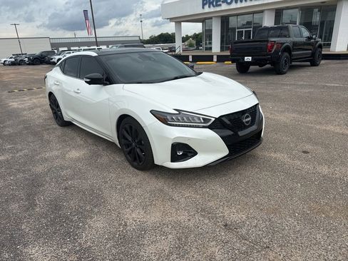 Used 2023 Nissan Maxima SR w/ Sport Mat Group FWD image 1
