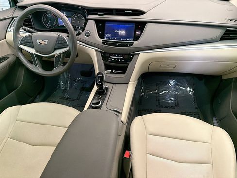 Used 2021 Cadillac XT5 Premium Luxury FWD image 12