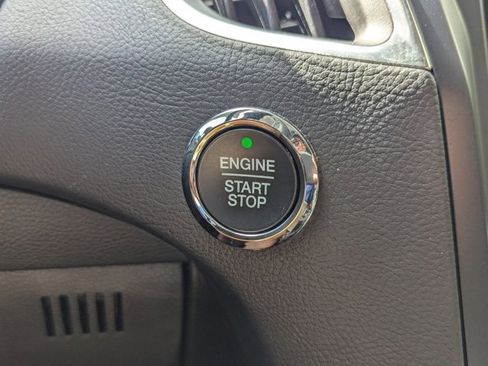 Used 2022 Ford Edge Titanium image 15