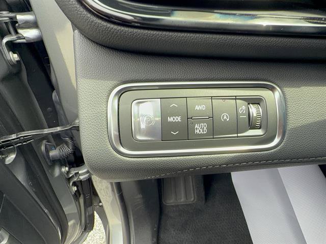 Used 2026 Buick Enclave Preferred AWD/4WD image 13