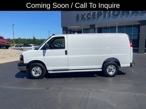 Used 2025 GMC Savana 2500 w/ Driver Convenience Package RWD image 2