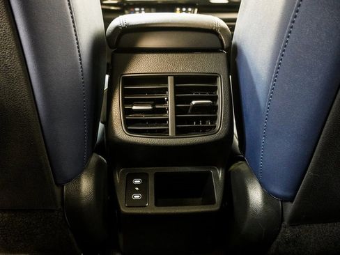 Used 2025 Kia Seltos S image 9