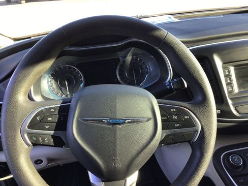 Used 2016 Chrysler 200 Limited image 25