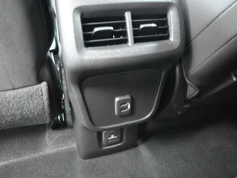 Used 2023 GMC Terrain Denali image 6